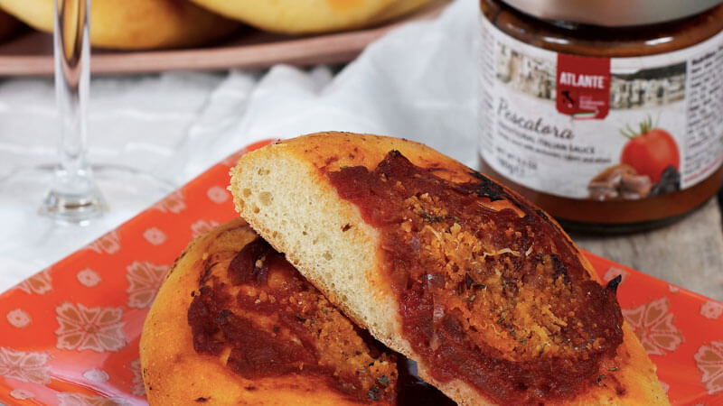 Italian style aperitivo: sfincione with Pescatora sauce | Atlante Brand