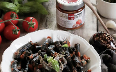 Cuttlefish ink Maccheroni with Pescatora sauce | Atlante Brand